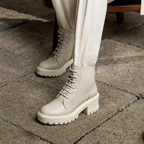 Bota Valora Feminina Cano Curto Tratorada Off White - 3750
